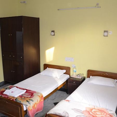 Kim Lawn Guest House Calcutta Buitenkant foto