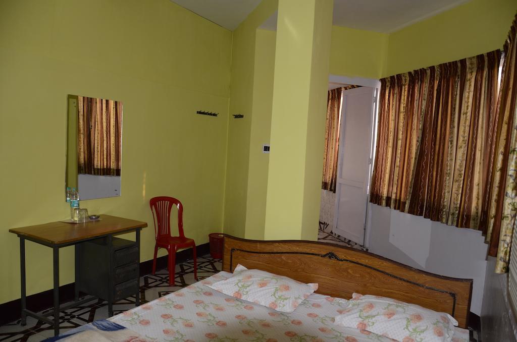 Kim Lawn Guest House Calcutta Buitenkant foto