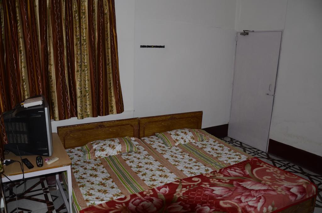 Kim Lawn Guest House Calcutta Buitenkant foto