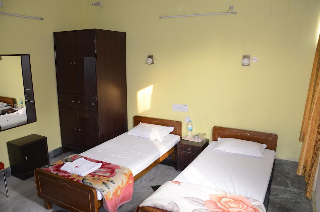 Kim Lawn Guest House Calcutta Buitenkant foto