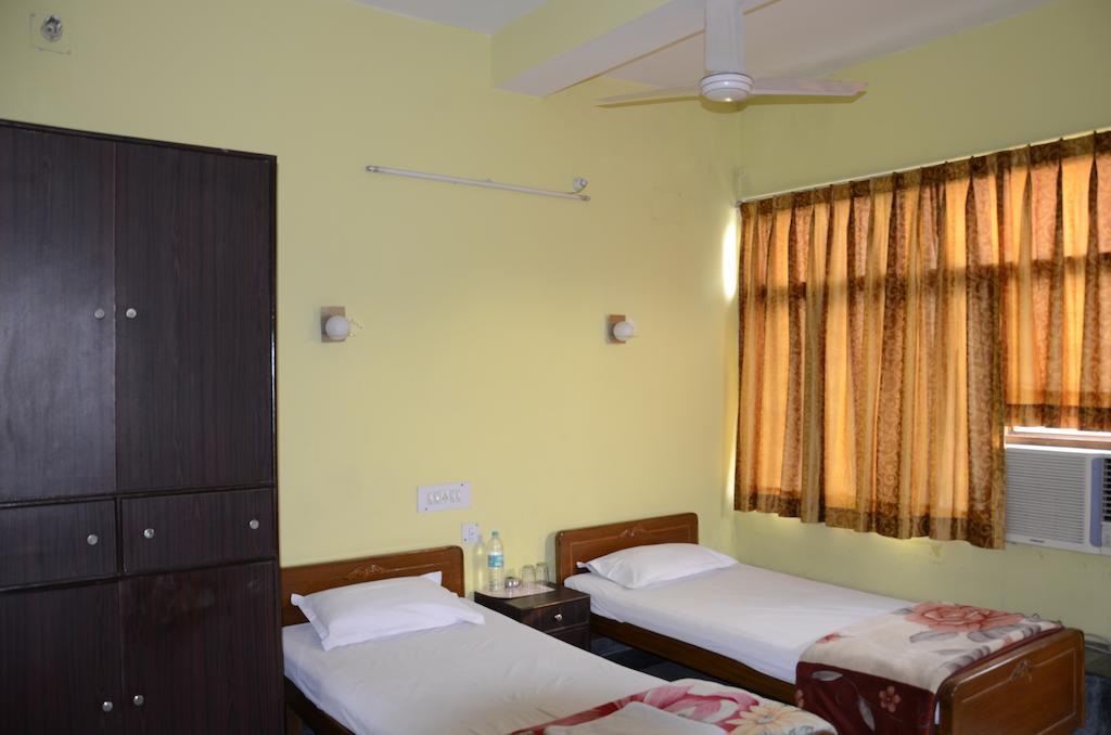 Kim Lawn Guest House Calcutta Buitenkant foto